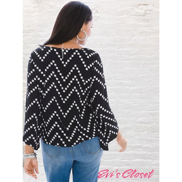 Chico's Geometric Chevron Side Tie Blouse Top Black White Palette Blousy Sz 3XL - Picture 10 of 16